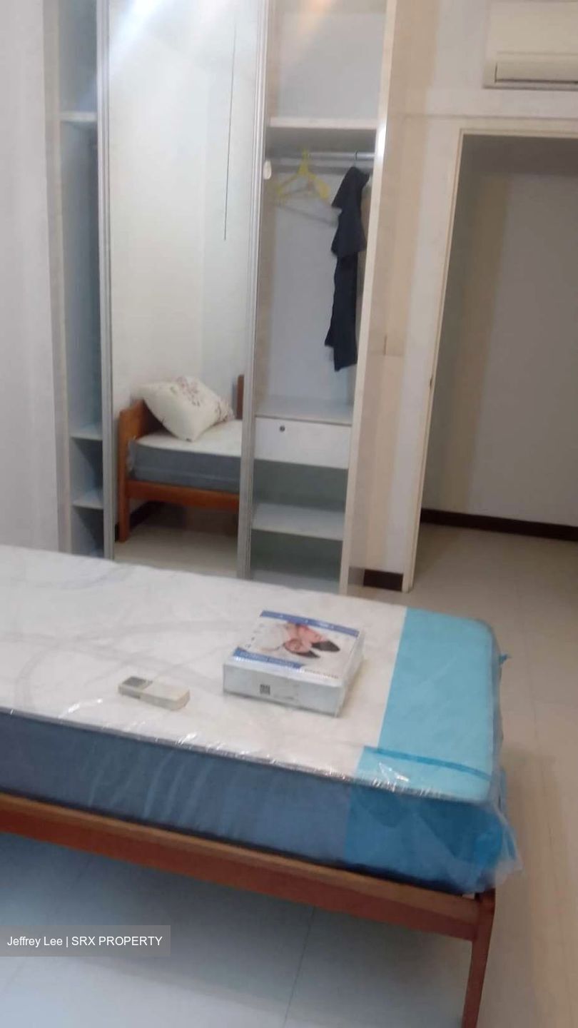 Upper Serangoon Crescent (Hougang),  #594213561